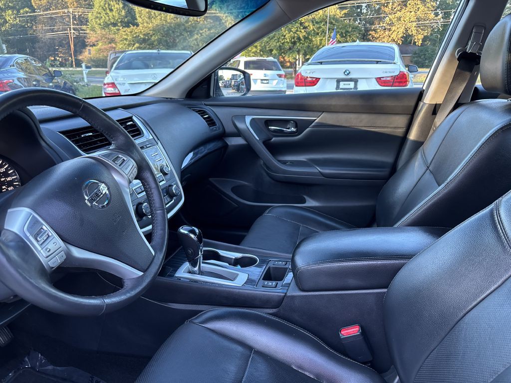 2017 Nissan Altima Image 9