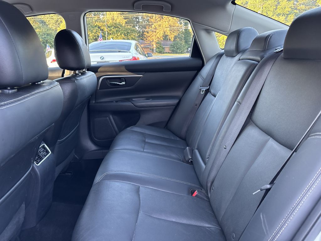 2017 Nissan Altima Image 11