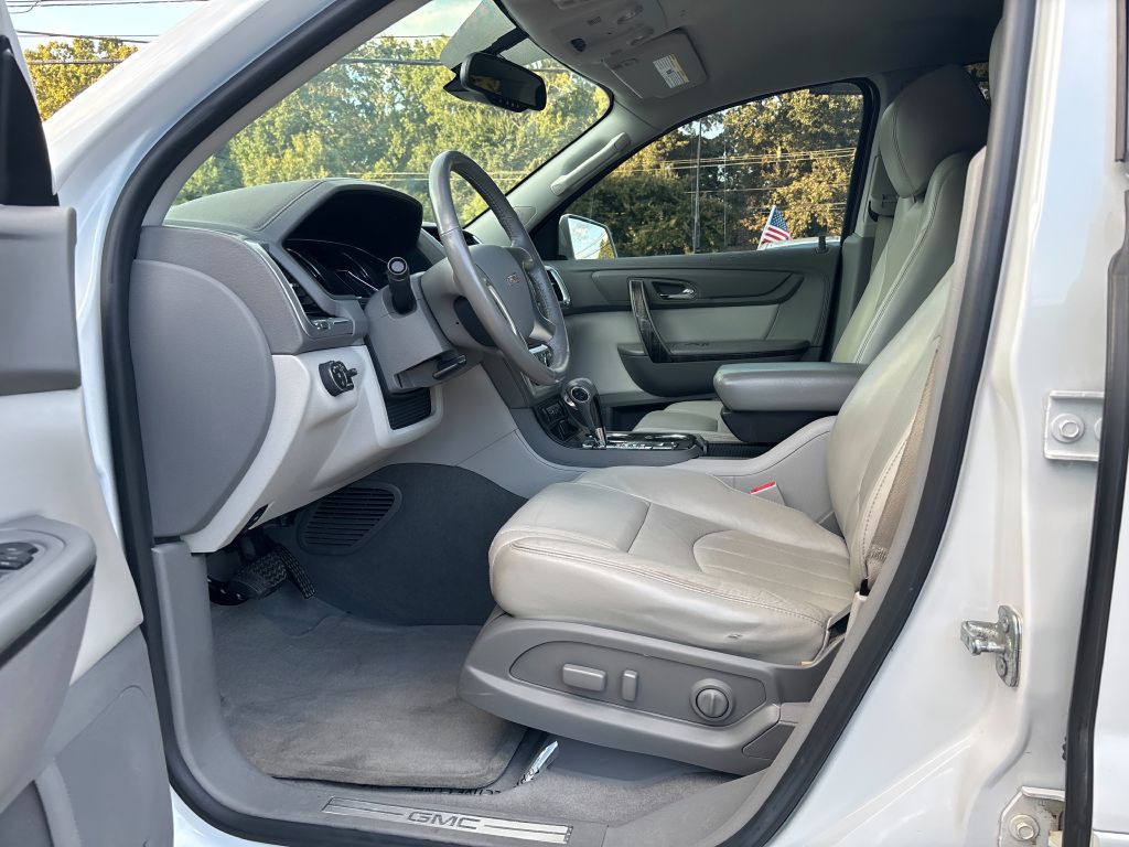 2017 GMC Acadia Image 9
