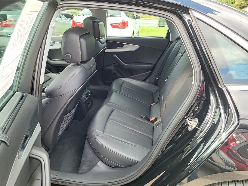 2017 Audi A4 Image 10