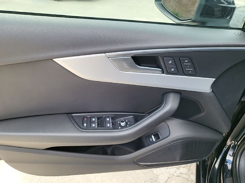 2017 Audi A4 Image 11