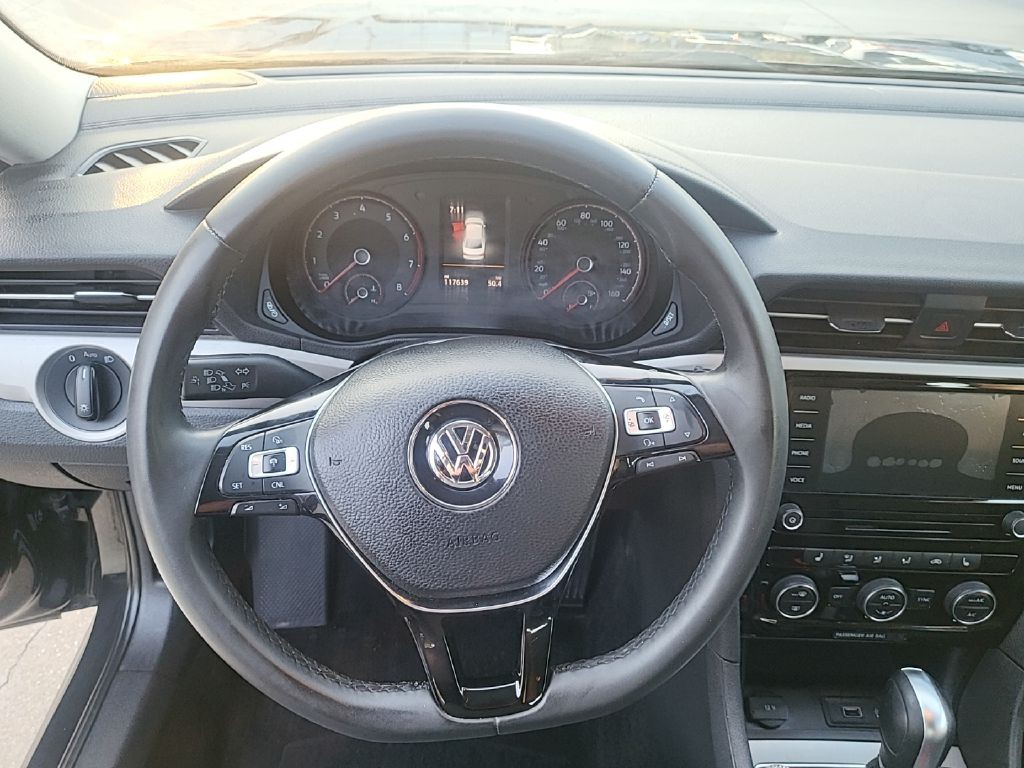 2021 Volkswagen Passat Image 10