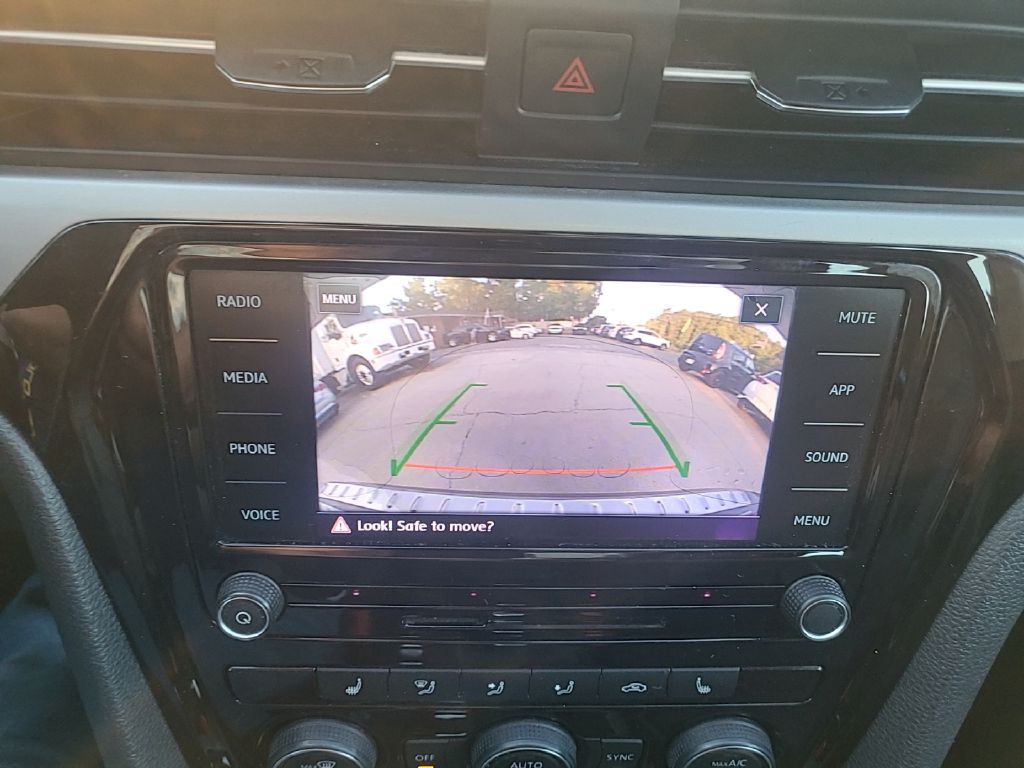 2021 Volkswagen Passat Image 15