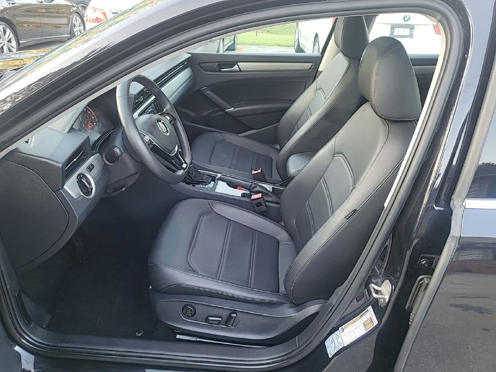 2021 Volkswagen Passat Image 20
