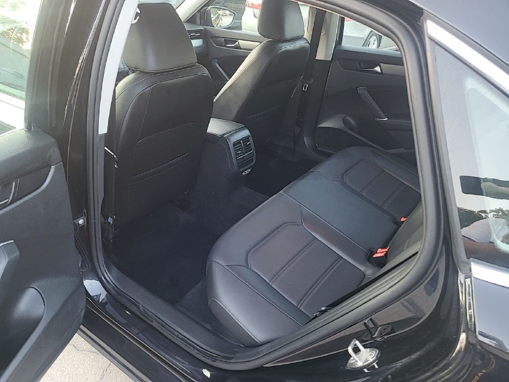 2021 Volkswagen Passat Image 23