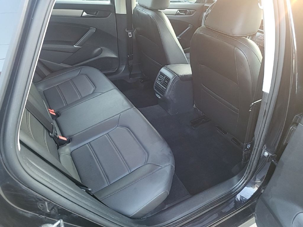 2021 Volkswagen Passat Image 27