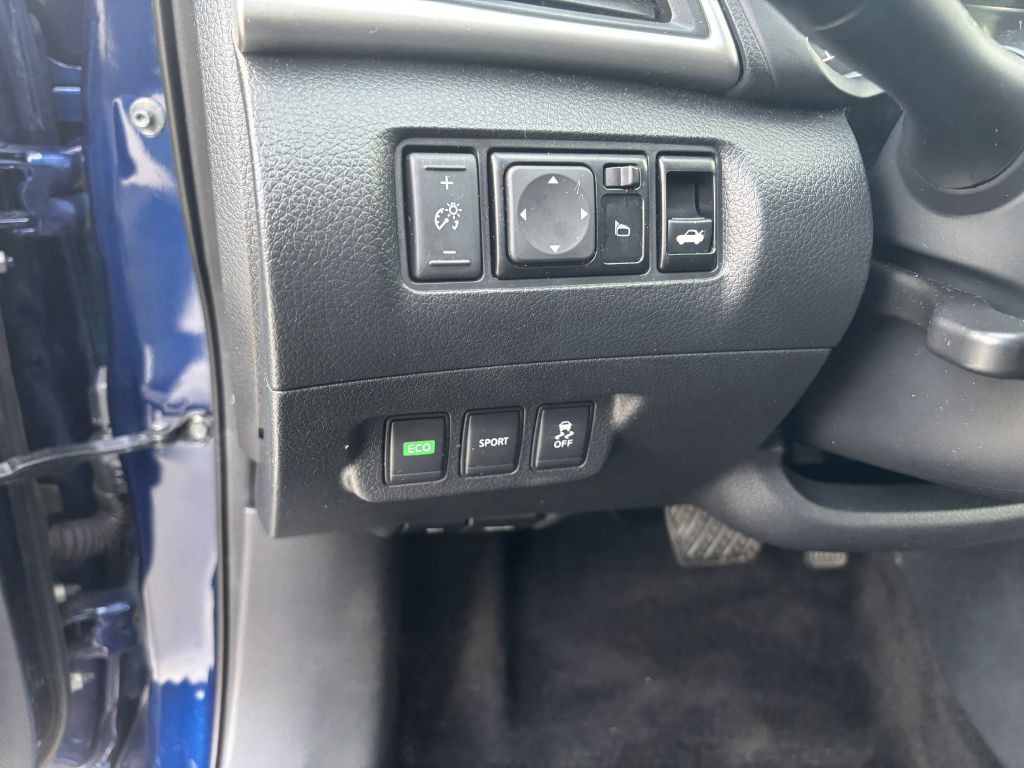 2016 Nissan Sentra Image 9