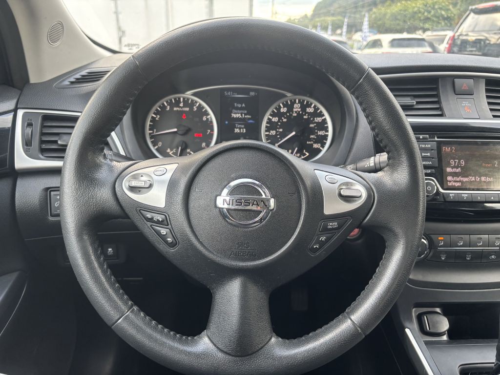 2016 Nissan Sentra Image 11