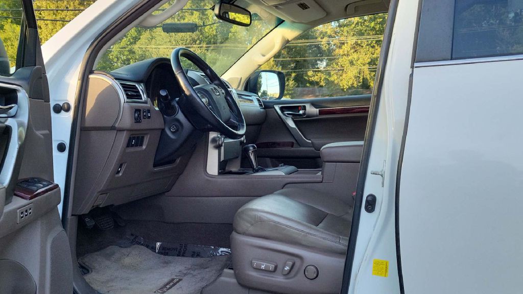 2013 Lexus GX Image 8