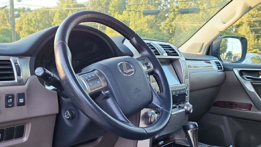 2013 Lexus GX Image 9
