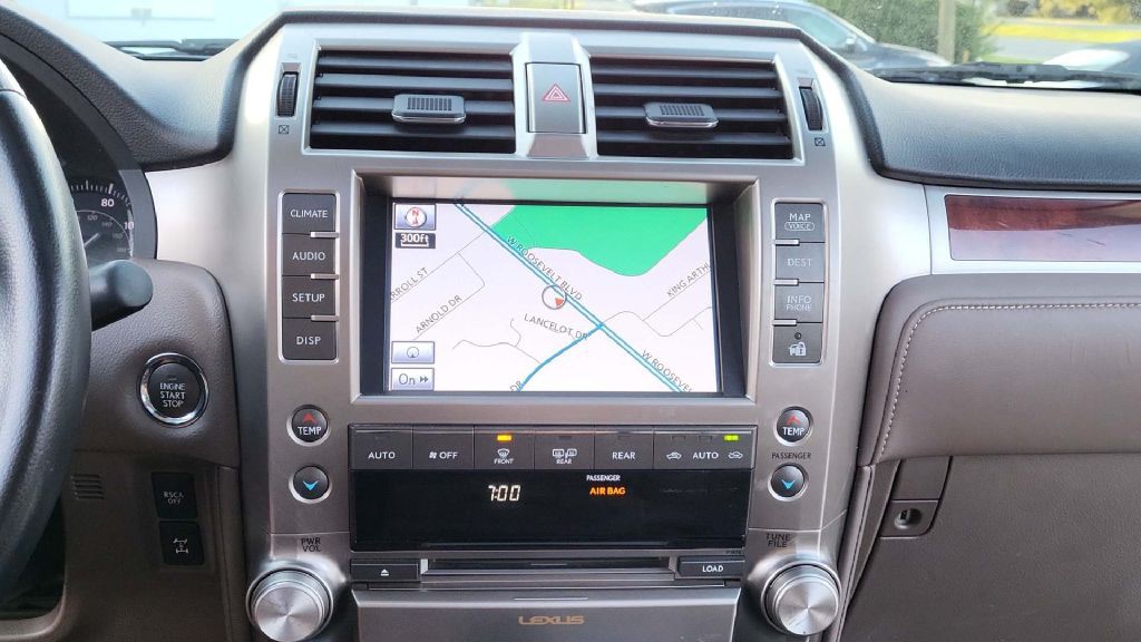 2013 Lexus GX Image 18