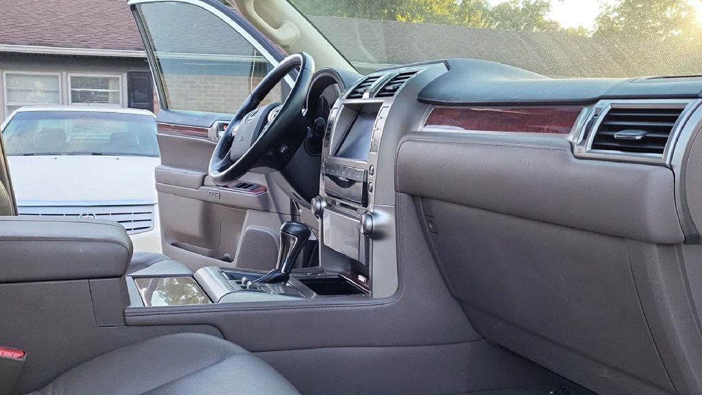 2013 Lexus GX Image 22