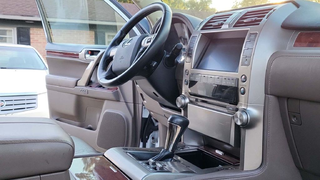 2013 Lexus GX Image 23
