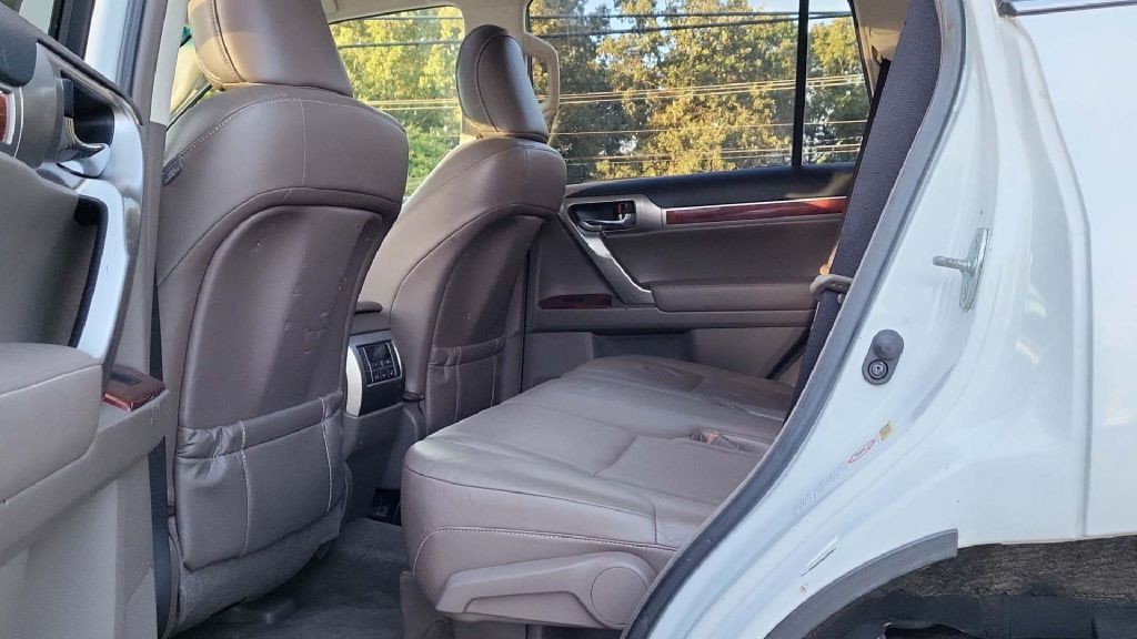 2013 Lexus GX Image 33