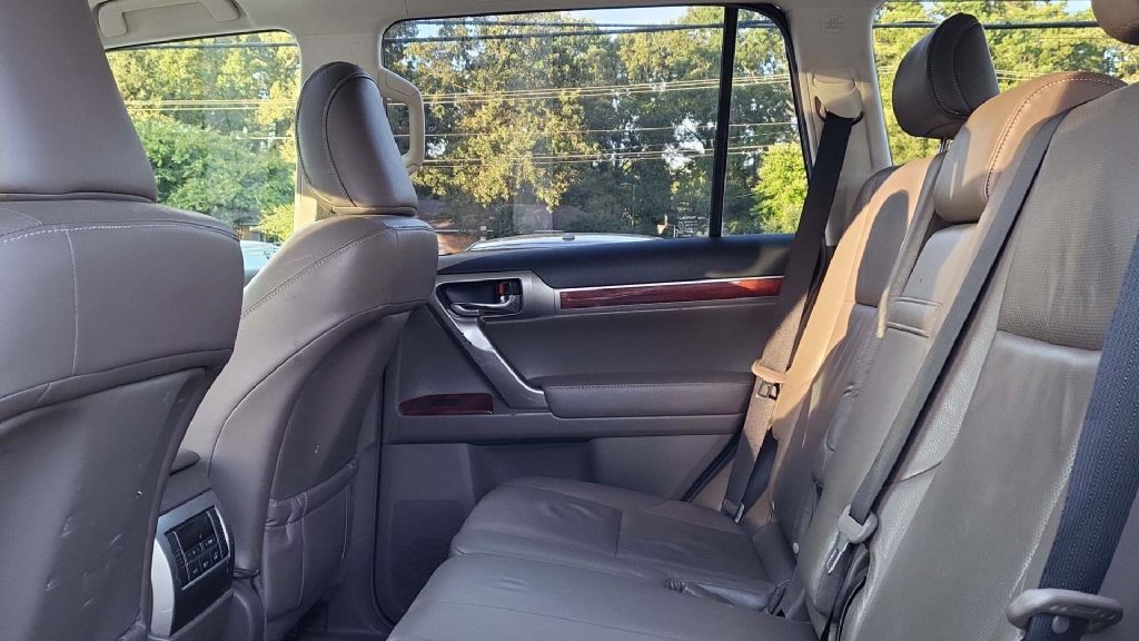 2013 Lexus GX Image 34