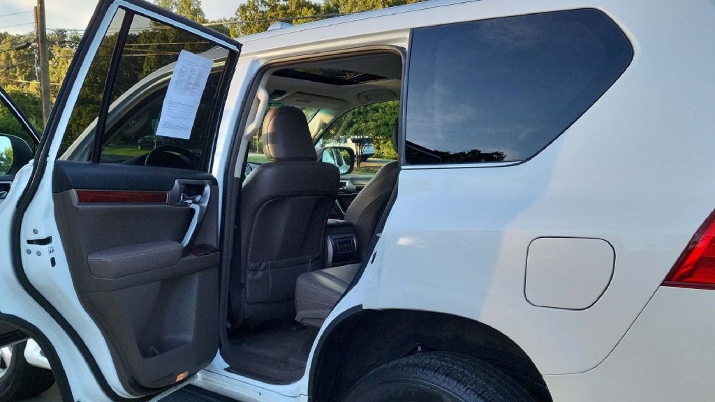 2013 Lexus GX Image 35