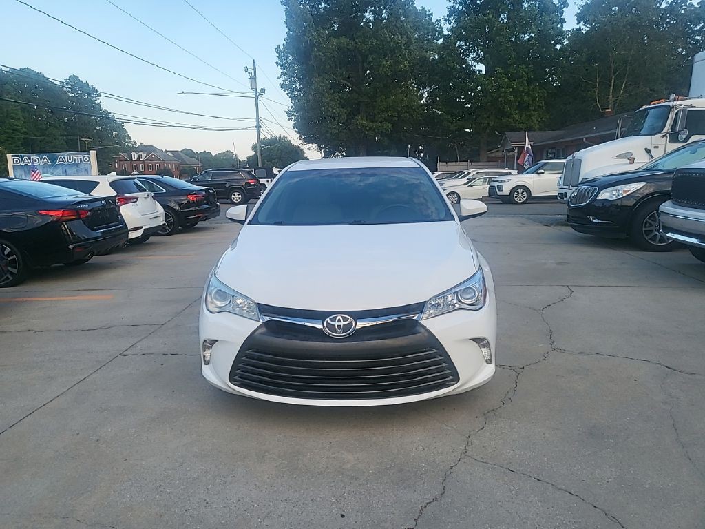 2016 Toyota Camry Image 2