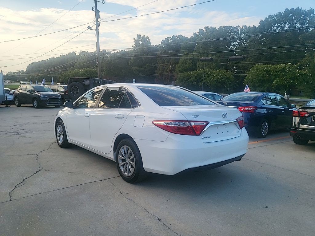 2016 Toyota Camry Image 4