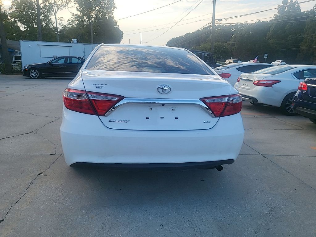 2016 Toyota Camry Image 5