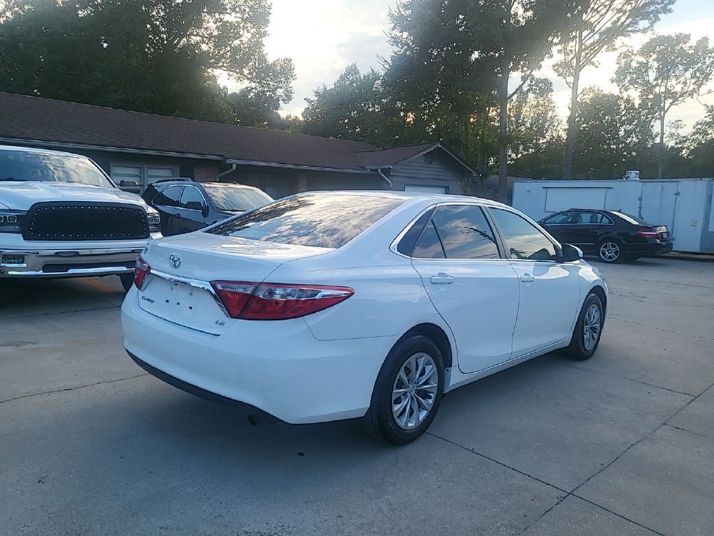 2016 Toyota Camry Image 6