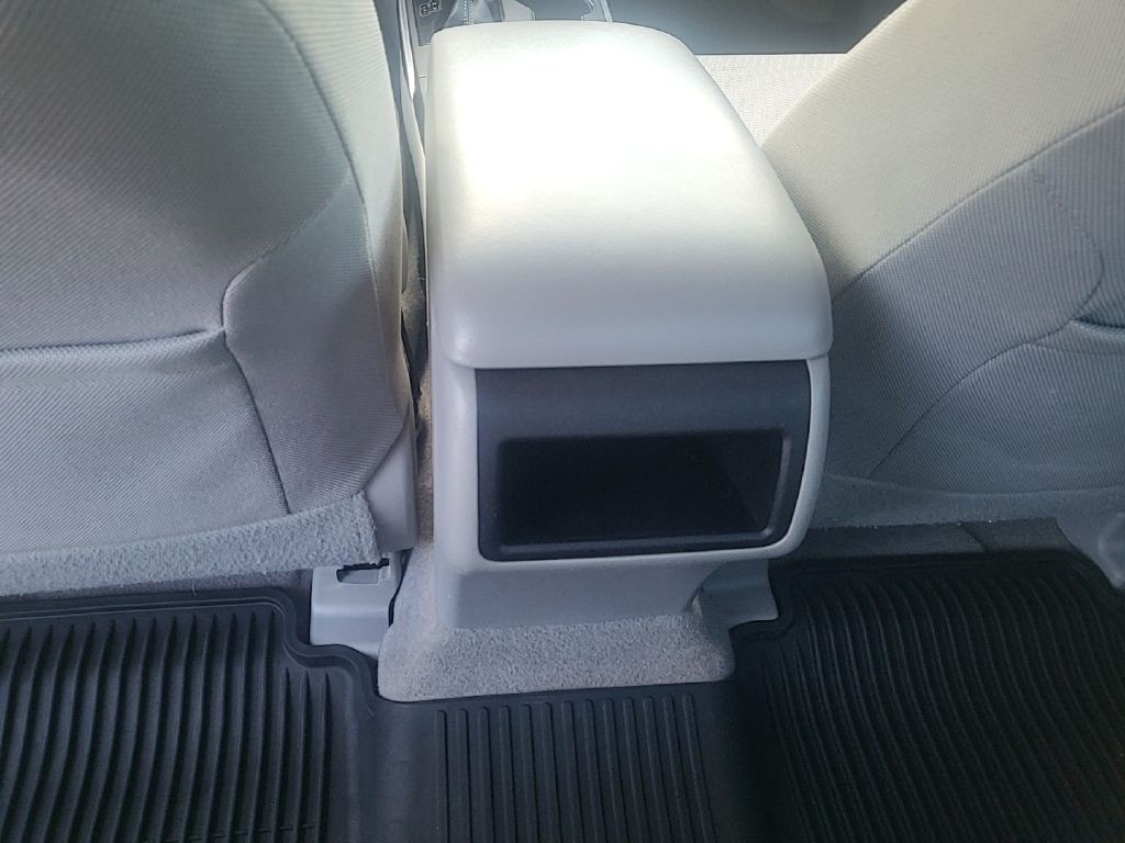 2016 Toyota Camry Image 21