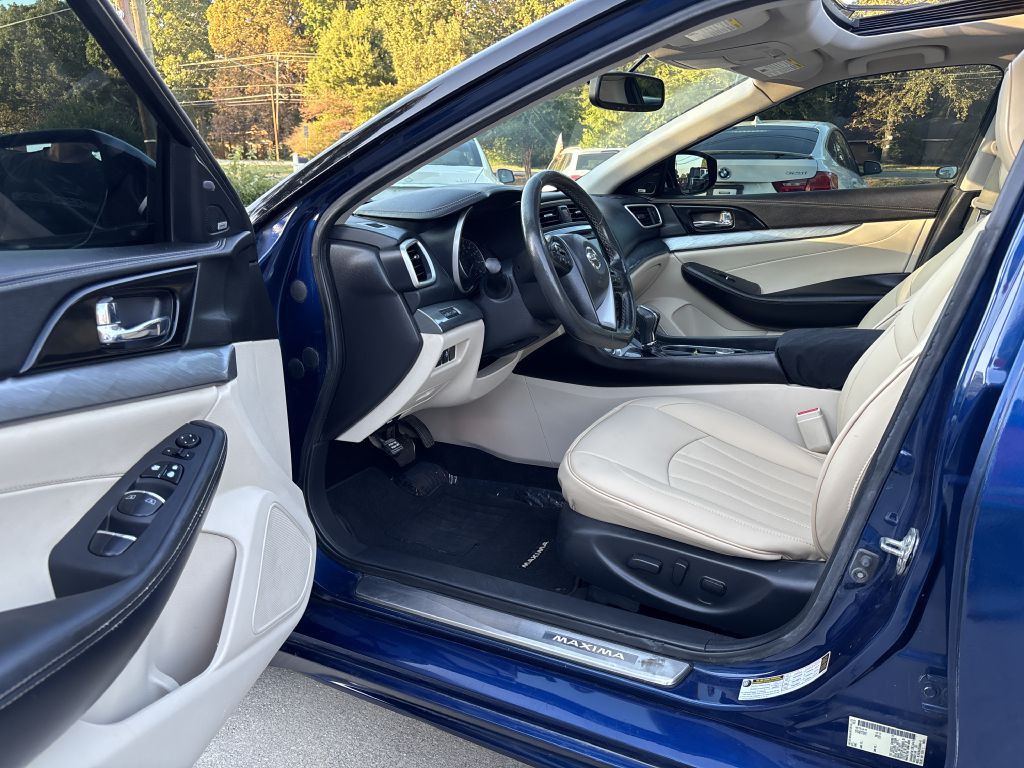 2017 Nissan Maxima Image 10