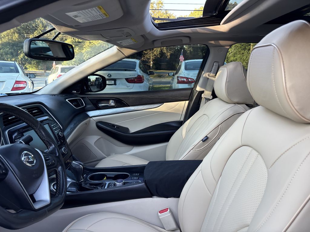 2017 Nissan Maxima Image 11