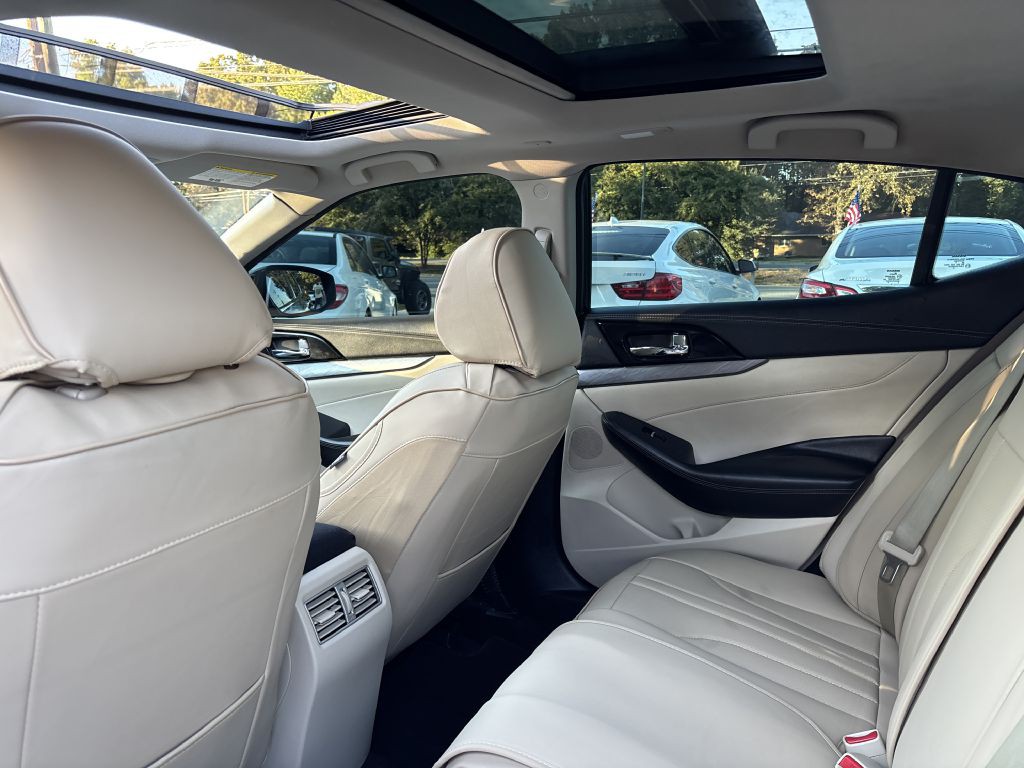 2017 Nissan Maxima Image 15