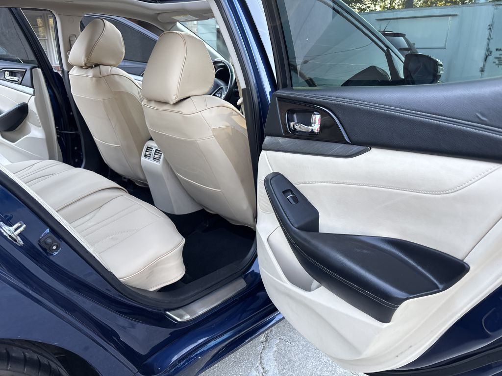 2017 Nissan Maxima Image 18