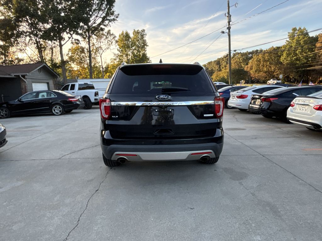 2016 Ford Explorer Image 2