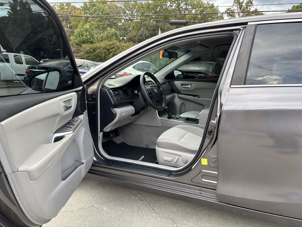 2015 Toyota Camry Image 7
