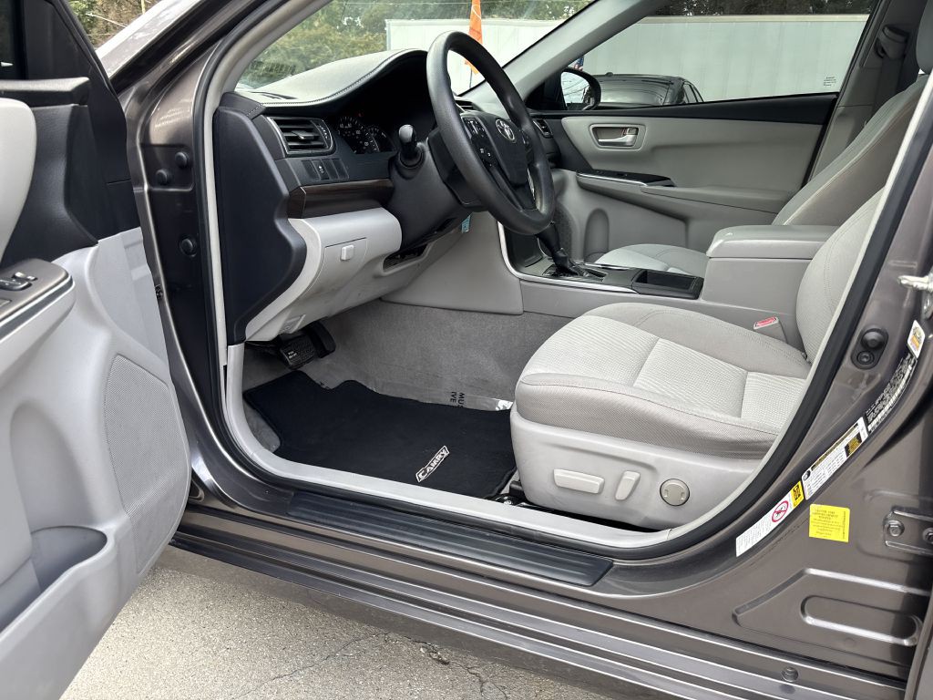2015 Toyota Camry Image 8