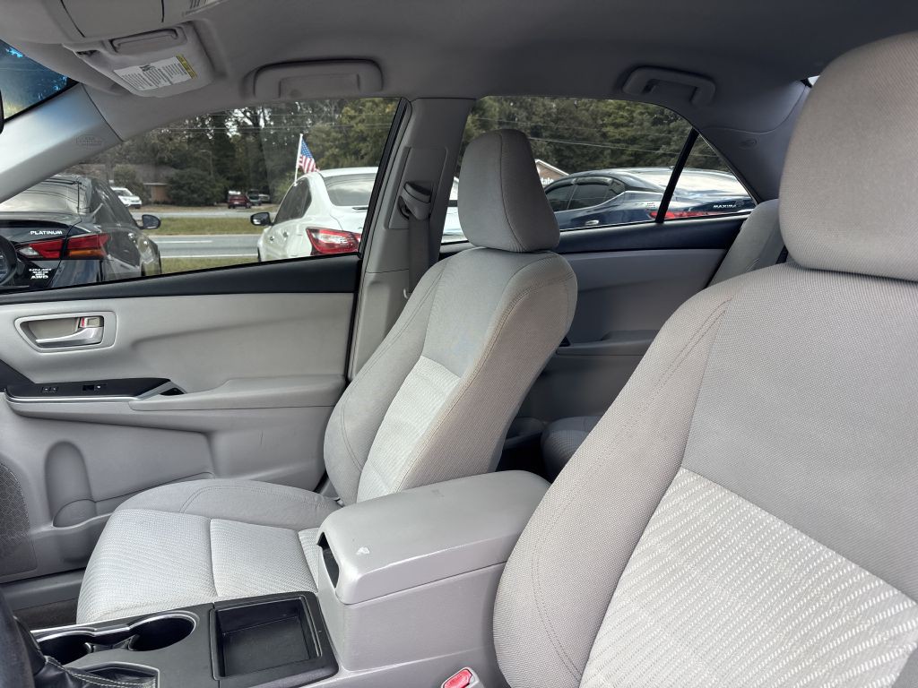 2015 Toyota Camry Image 10