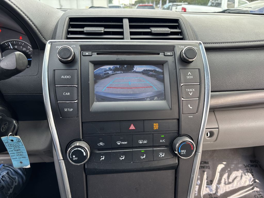 2015 Toyota Camry Image 11