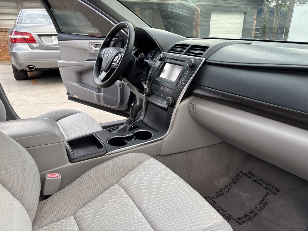2015 Toyota Camry Image 15