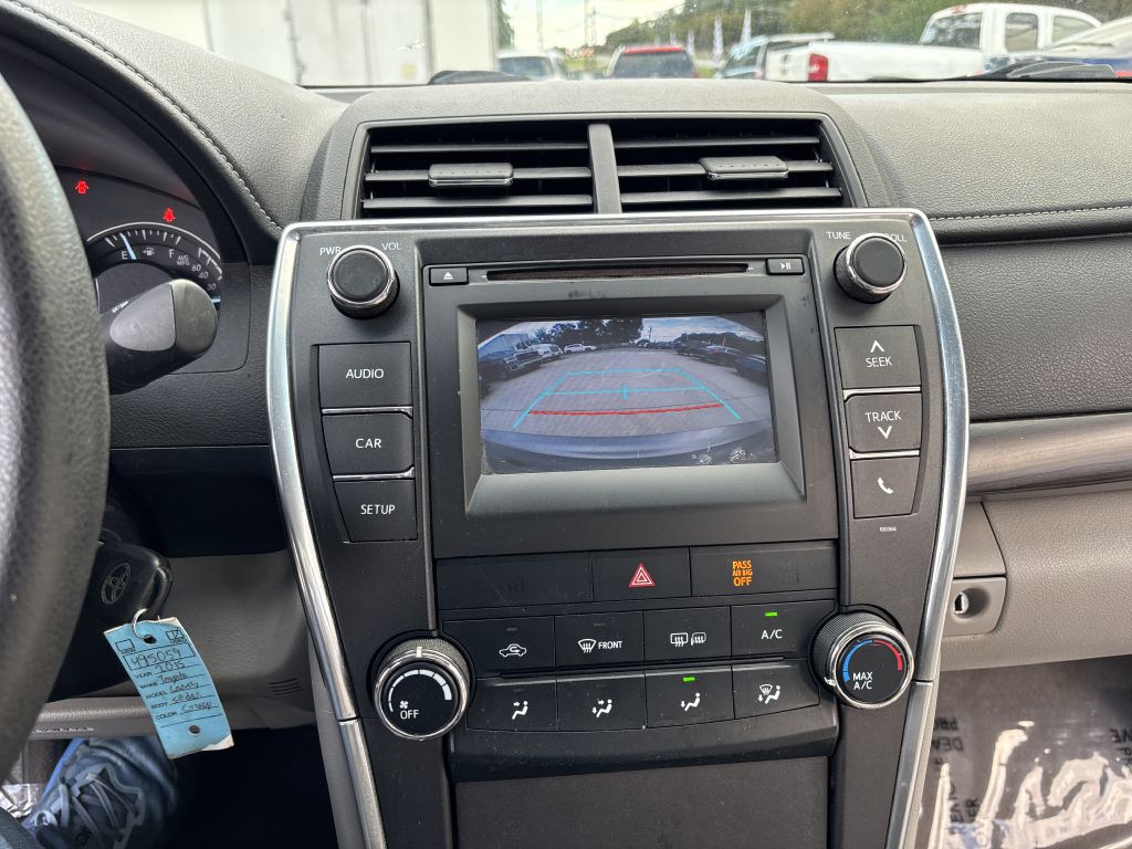 2015 Toyota Camry Image 19