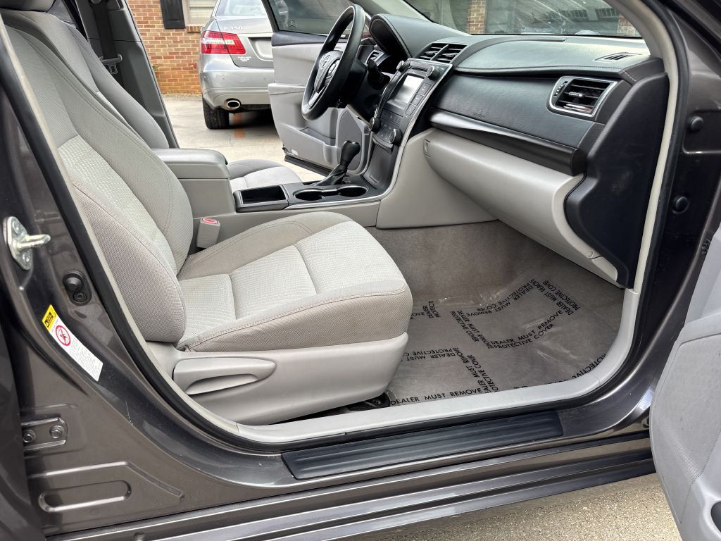 2015 Toyota Camry Image 23