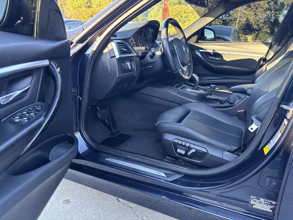 2016 BMW 3 Series Image 8