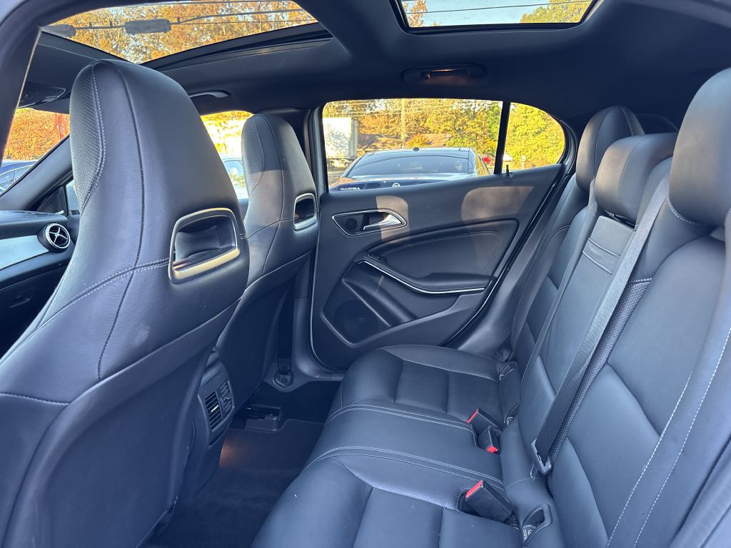 2016 Mercedes-Benz GLA-Class Image 12