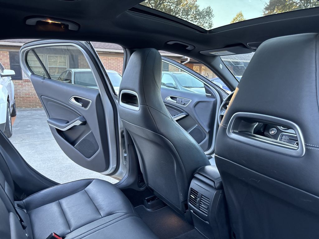 2016 Mercedes-Benz GLA-Class Image 17