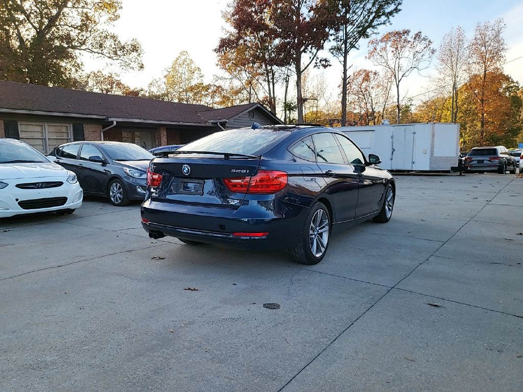 2015 BMW 3 Series Image 6