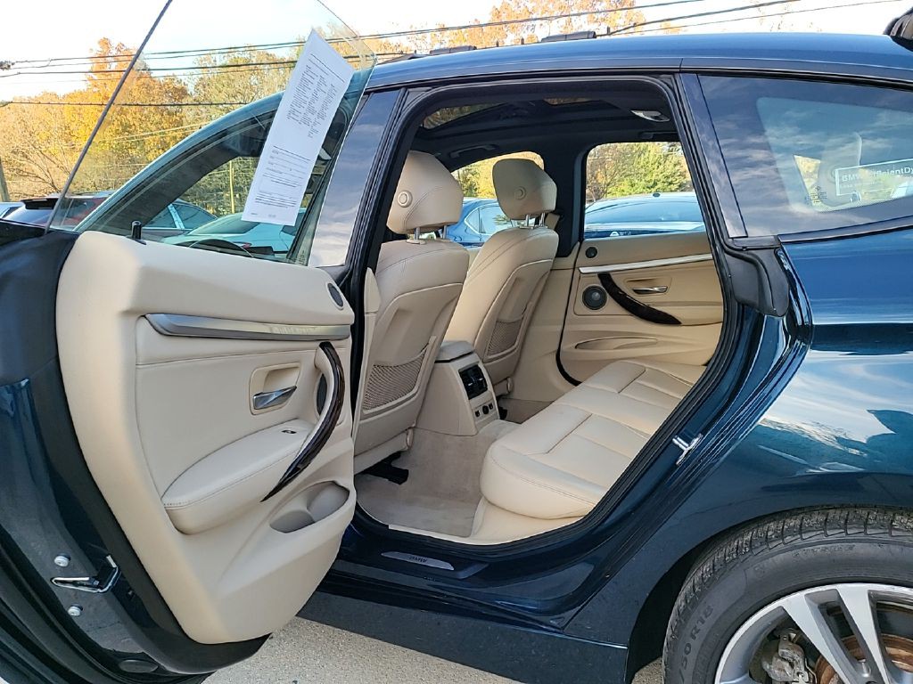 2015 BMW 3 Series Image 10