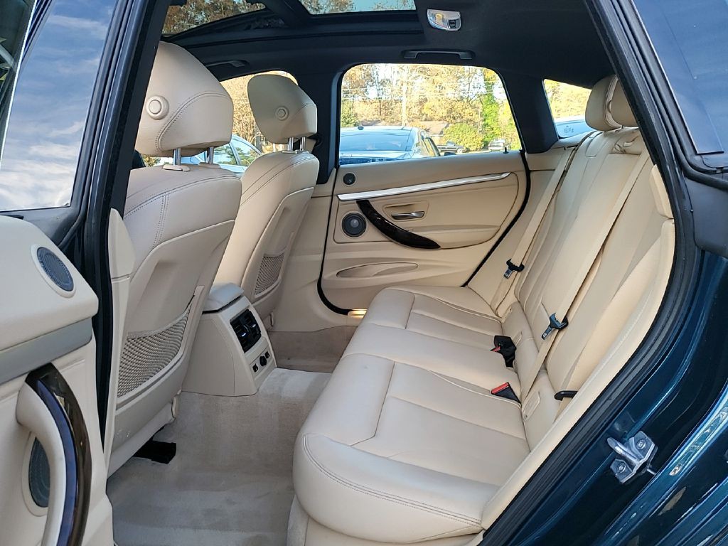 2015 BMW 3 Series Image 11