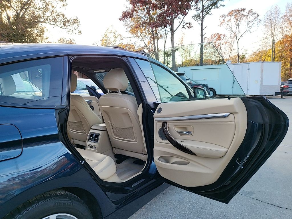 2015 BMW 3 Series Image 15