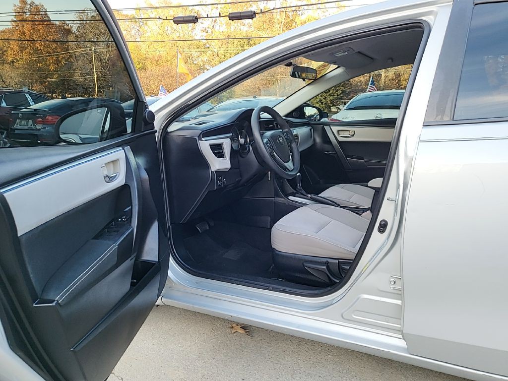 2015 Toyota Corolla Image 7