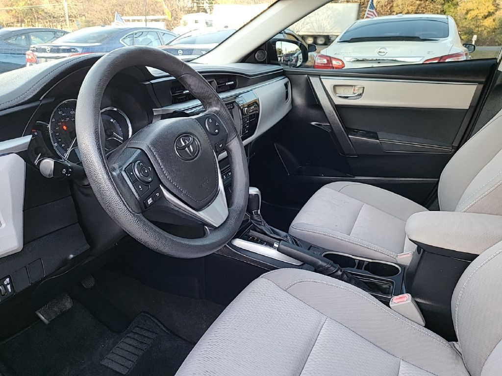 2015 Toyota Corolla Image 8