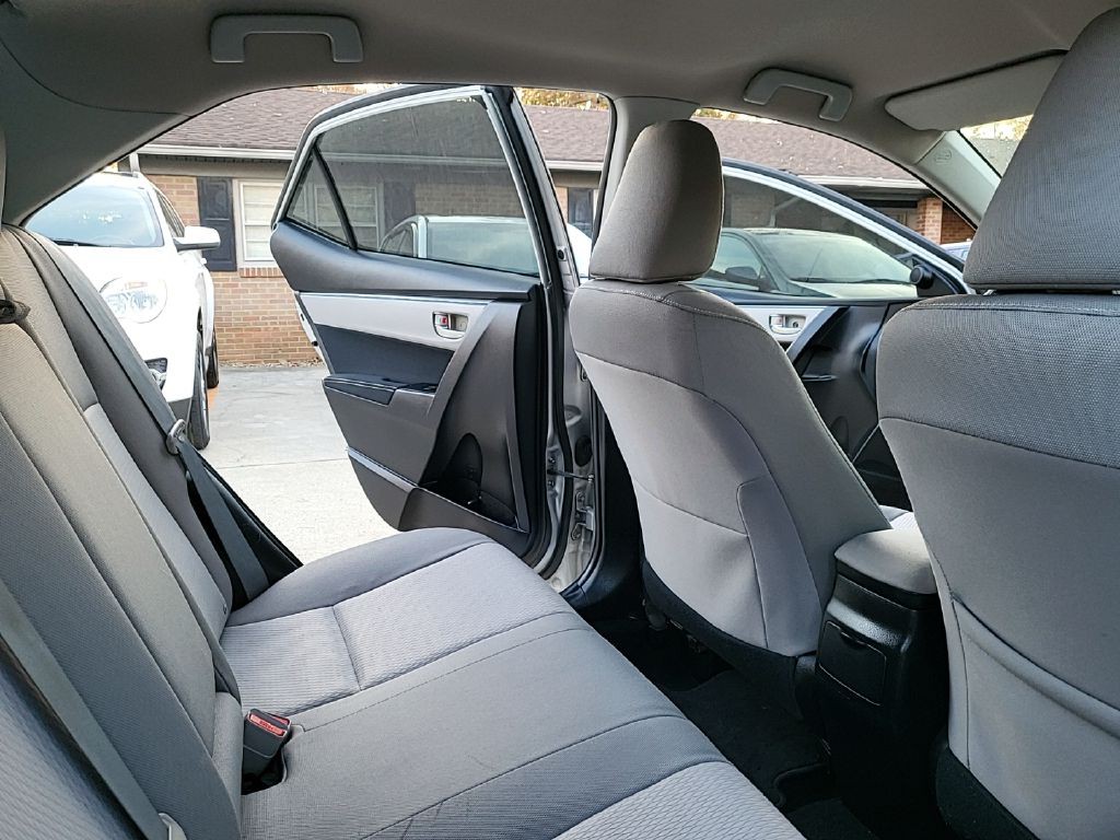 2015 Toyota Corolla Image 12