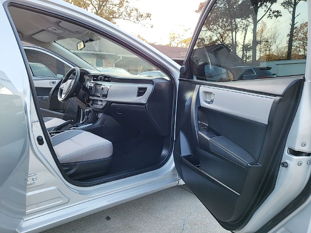 2015 Toyota Corolla Image 13