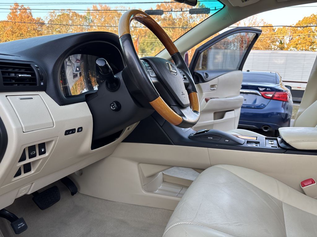2010 Lexus RX Image 10