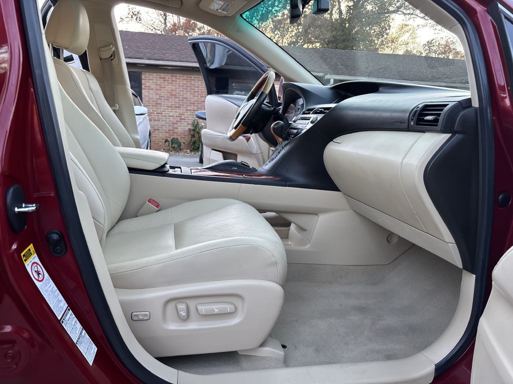 2010 Lexus RX Image 18